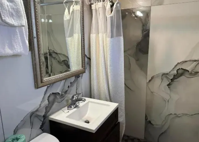 O Miami & Midway Airport Hotel