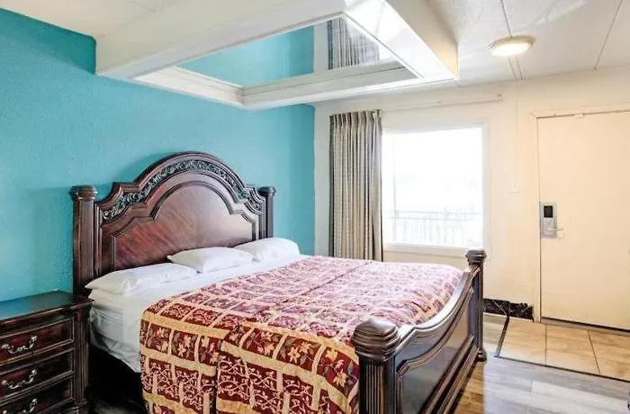 Hotel O Miami & Midway Airport